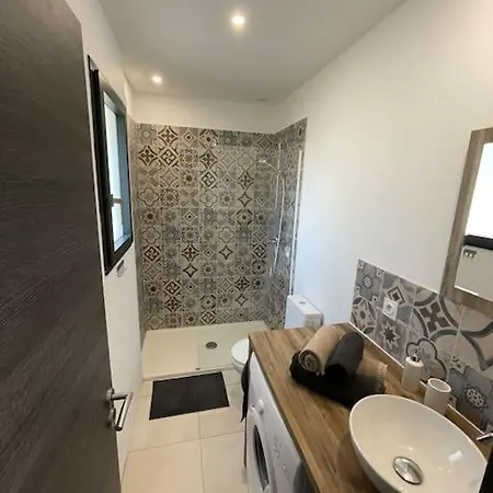 בית נופש Duplex Avec Terrasse פיגארי